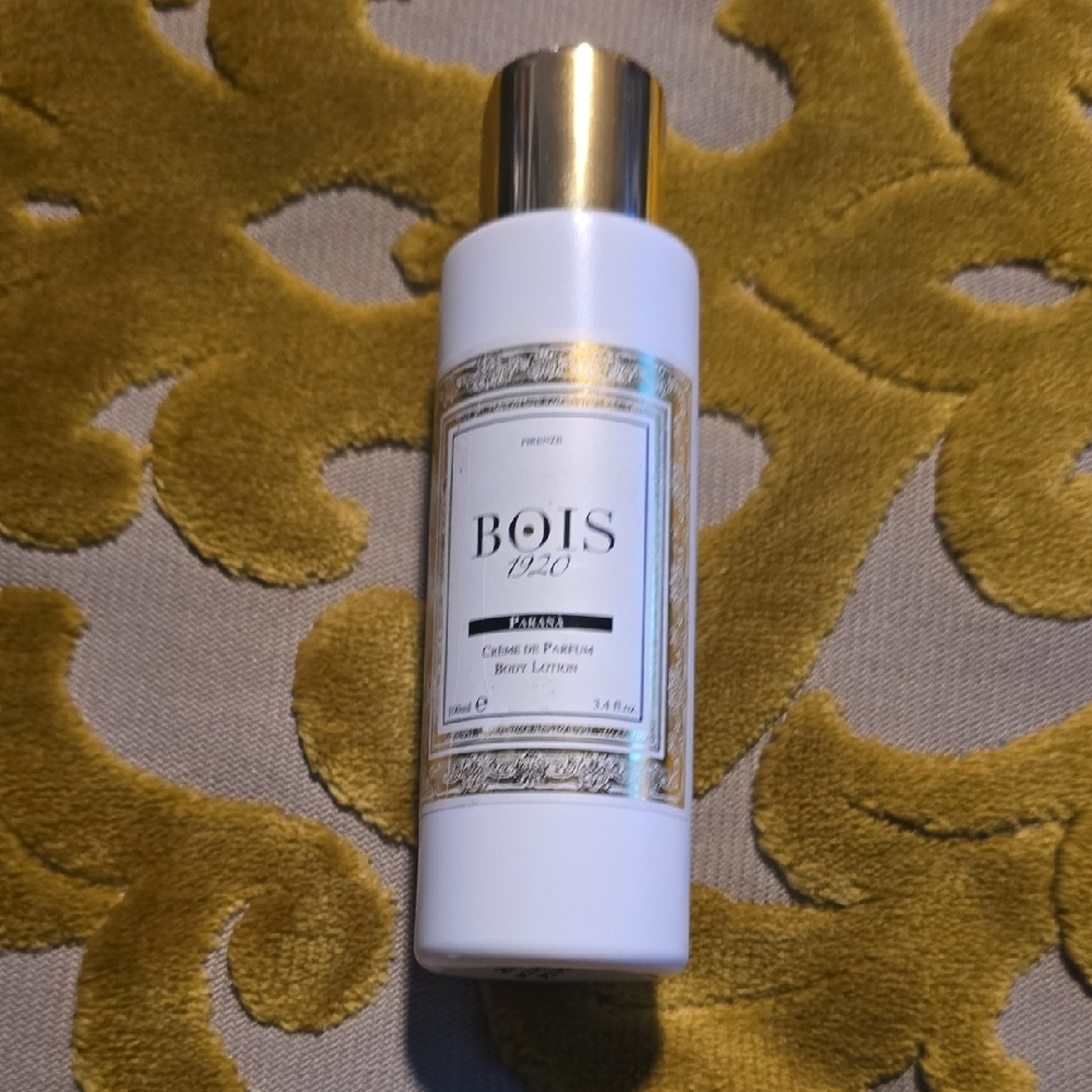 Bois 1920 White and Gold Body Lotion, Seems Unisex, but more masculine
